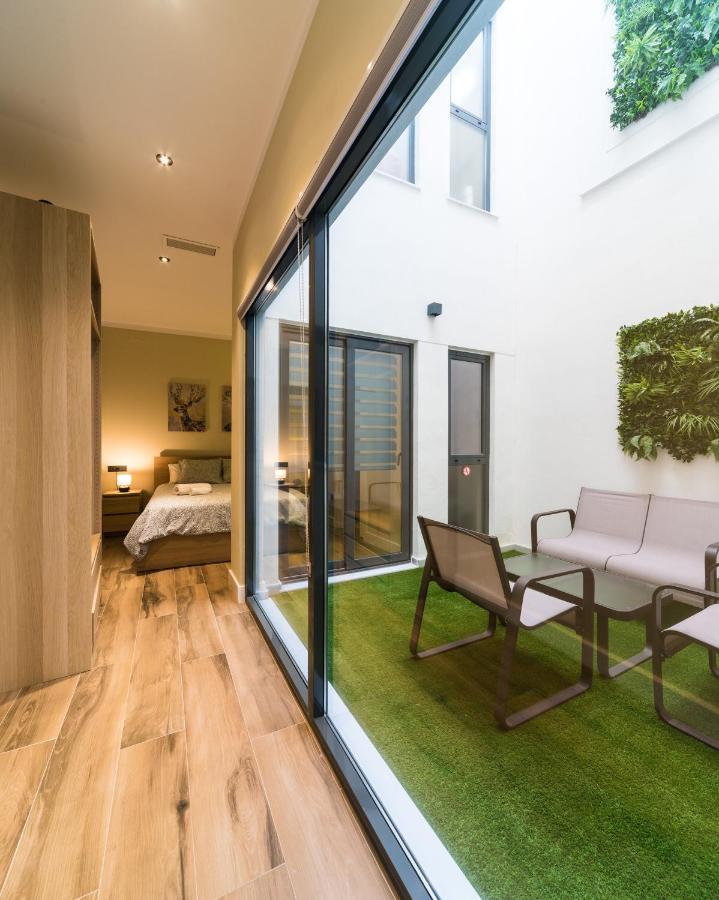 Luxury Downtown Apartment